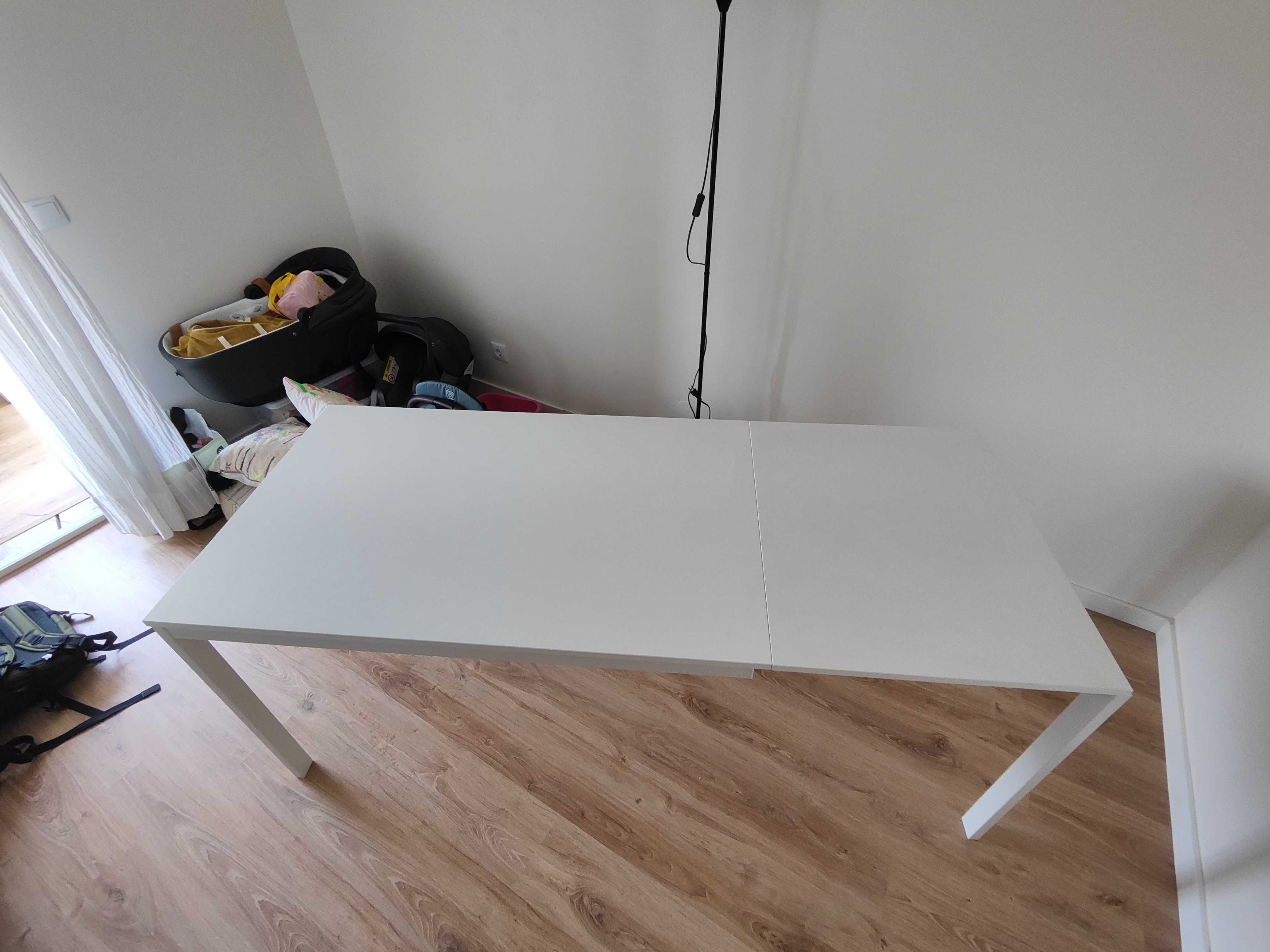 Mesa IKEA branca extensível