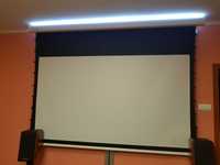 ekran do projektora z podświetleniem LED