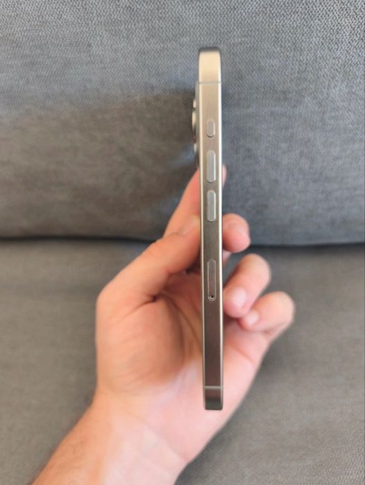 iPhone 15 pro + acessorios