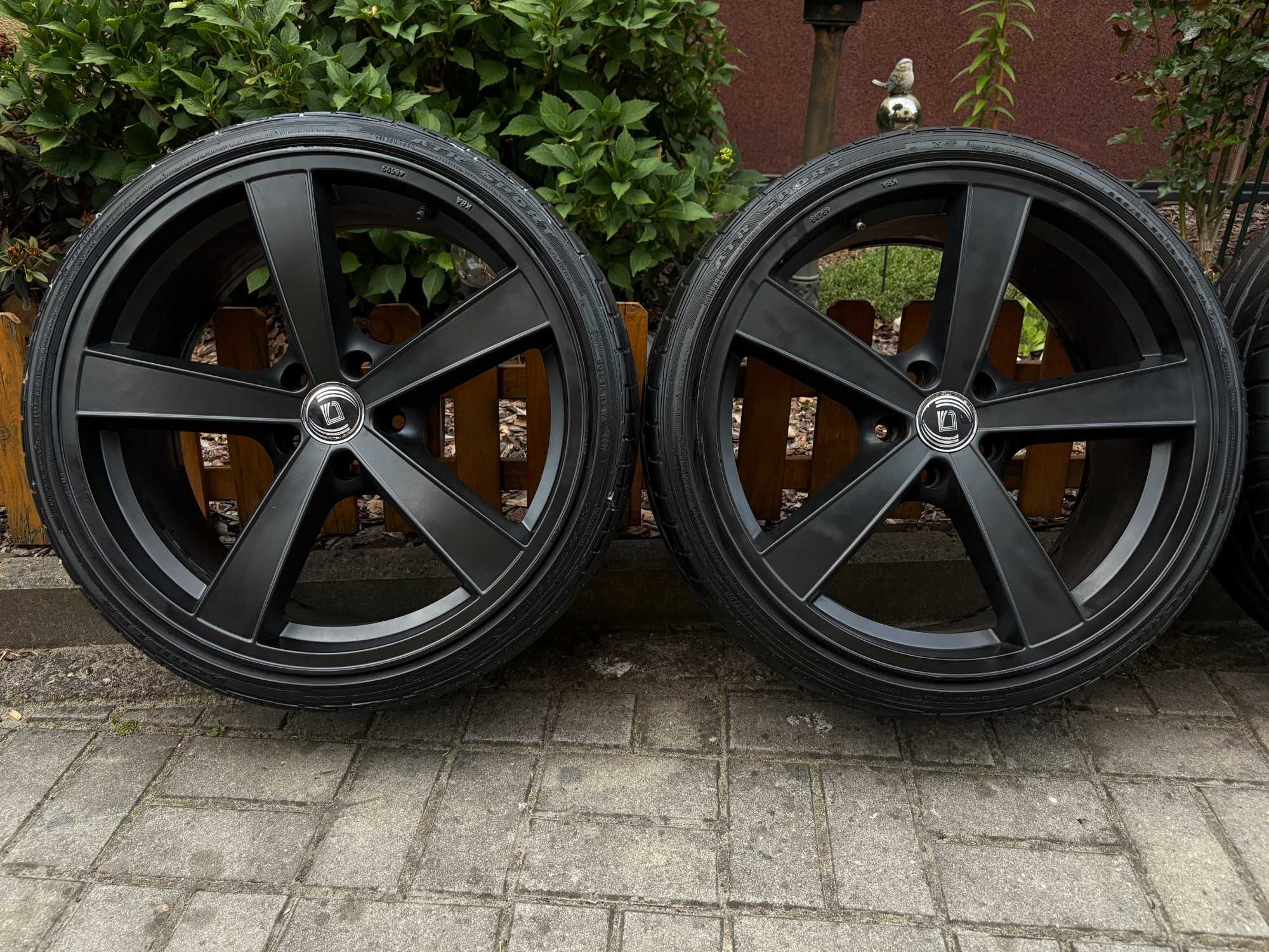 Alufelgi 19 cali 5x112 Golf Leon Octavia A3 A4 A5 Czarne łopaty Touran