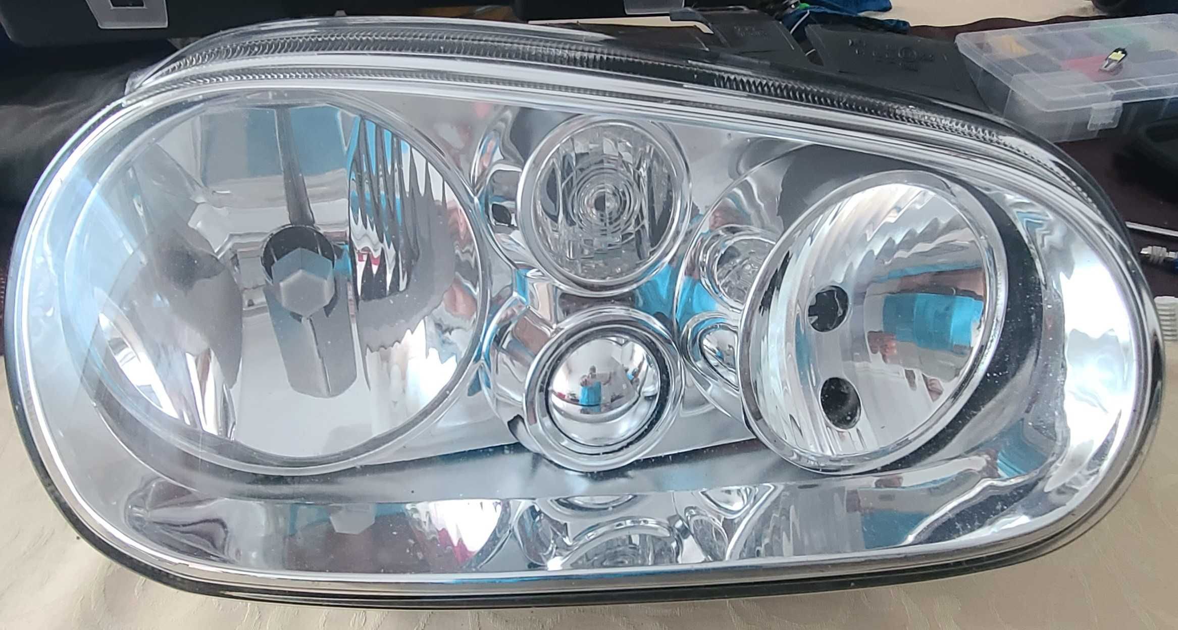 Faróis Golf 4 MK4 Novos