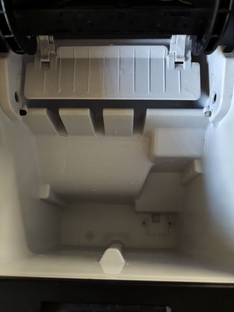 Kostkarka do lodu TCL ICE PRO B6