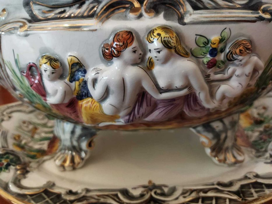 Terrina de porcelana por Pereiras Valado