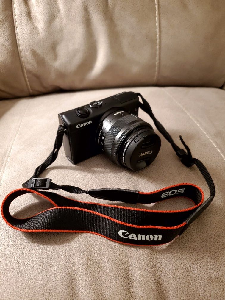 Aparat fotograficzny Canon EOS M200 korpus+ obiektyw