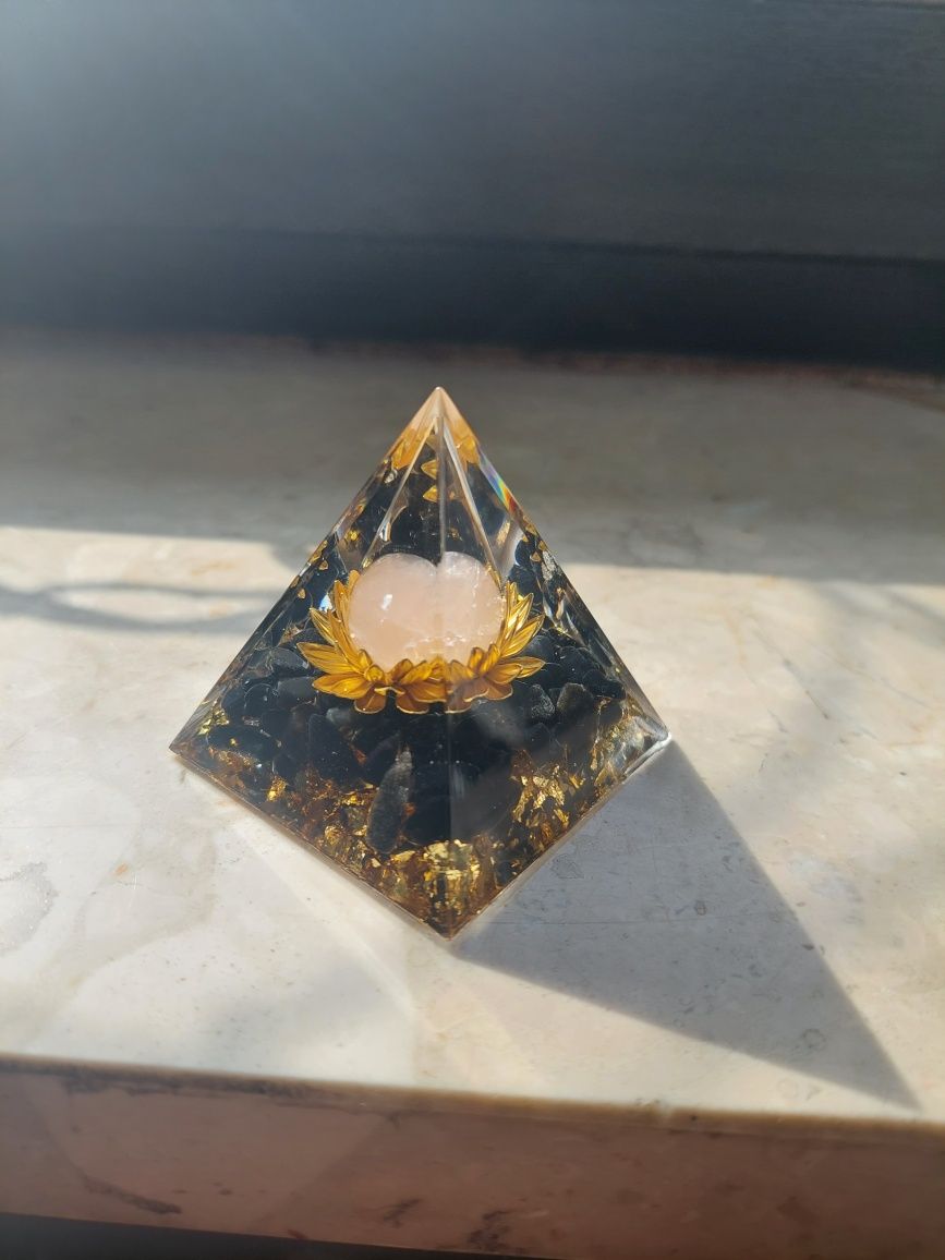 Piramida orgonit