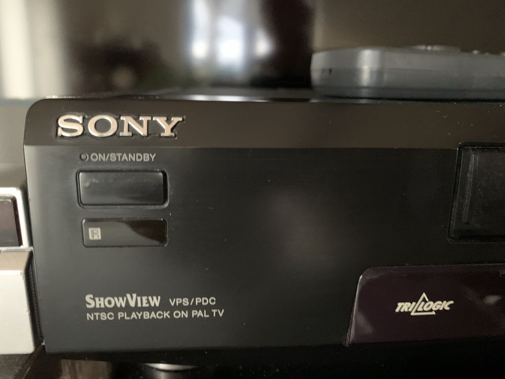 Kultowy magnetowid Sony SLV-E727