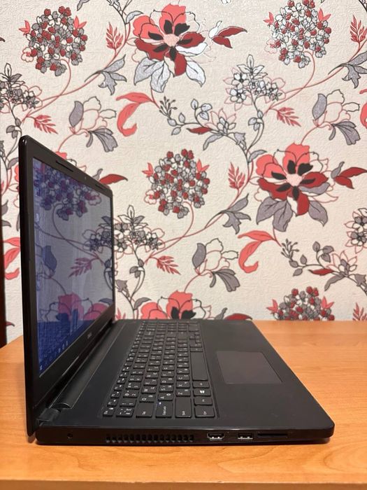 Ноутбук Dell Inspirion 15 4gb ОЗУ