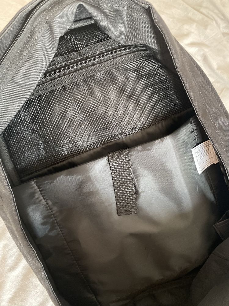 Рюкзак Eastpak Padded Pakr 27 літрів чорний для ноутбука