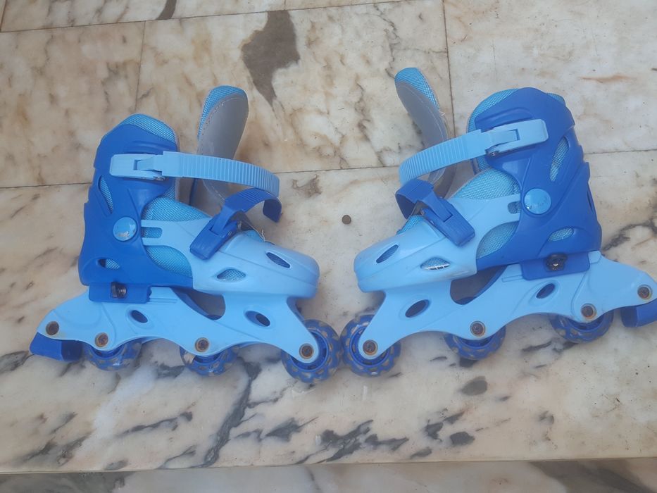 Par patins  tamanho  S  dá  de  31 a  36