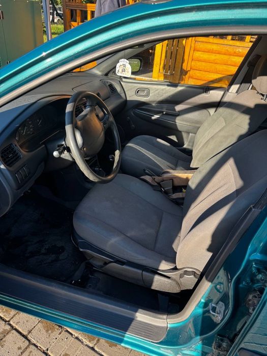 Mazda 323 1996 року