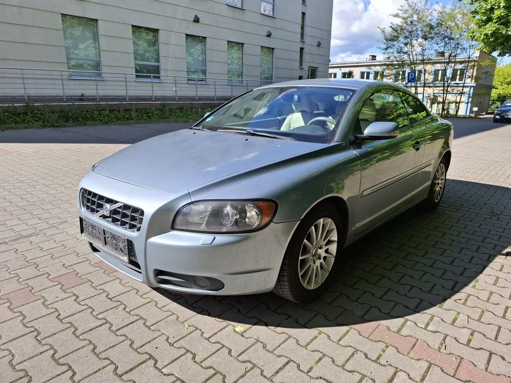 Volvo C70 T5 230 koni, manual, bezwypadkowy, zarejestrowany w kraju
