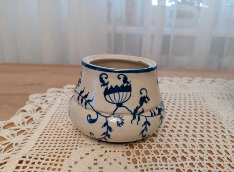 stara cukiernica z motywem roślinnym PRL