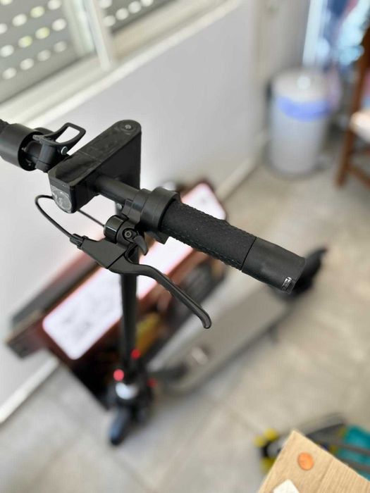 **Aproveite** Trotinete elétrica com 35km de autonomia