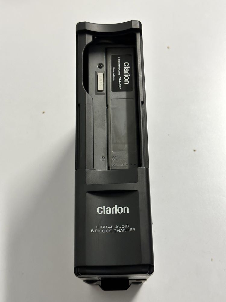 Clarion Digital Áudio 6-disc CD Changer