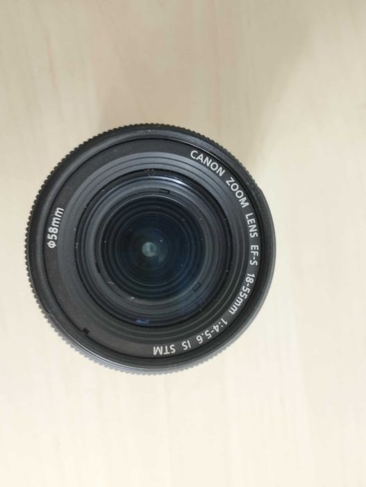 Obiektyw Canon EF -S 18 - 55mm