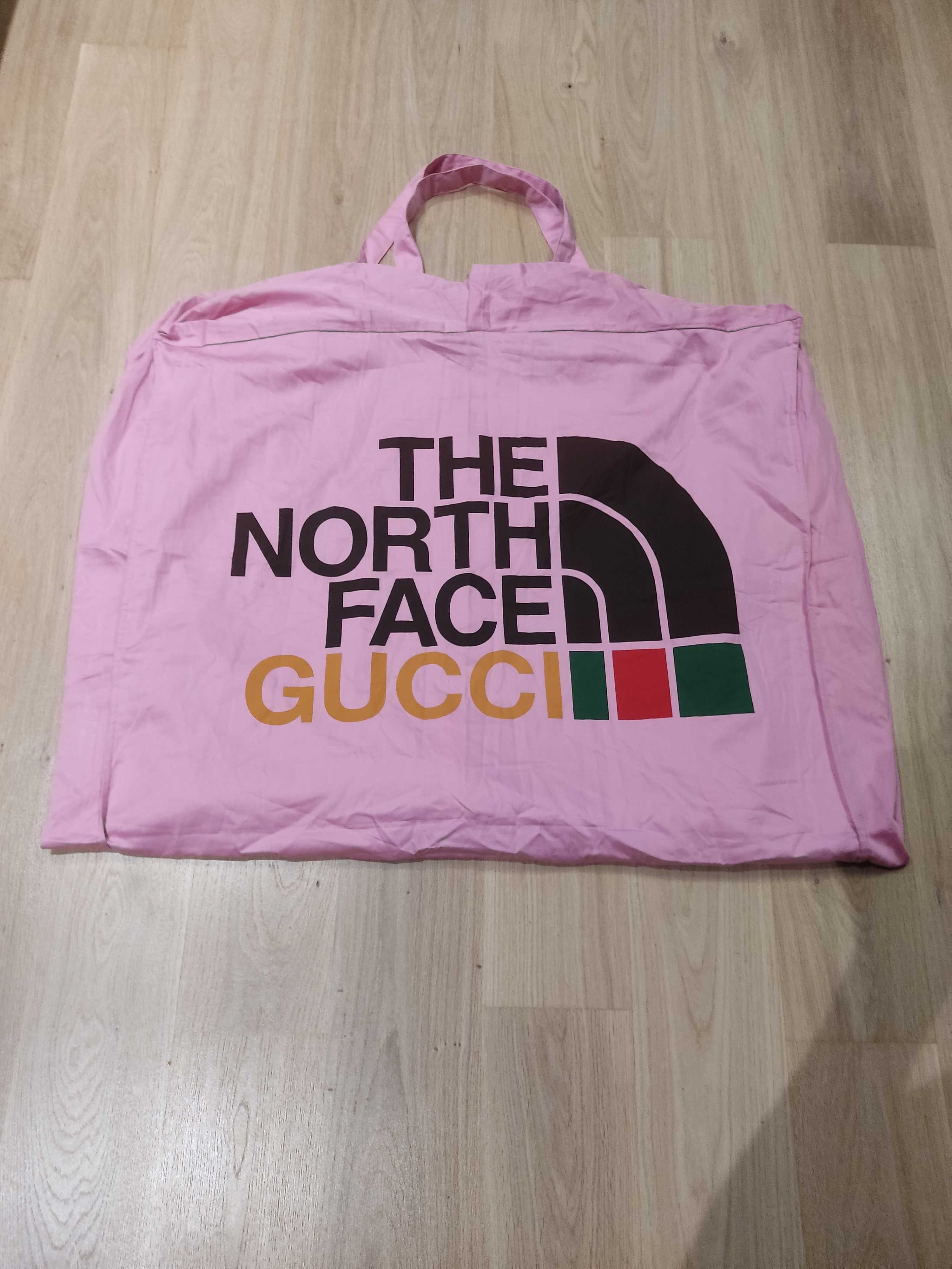 Pokrowiec na ubrania The North Face Gucci