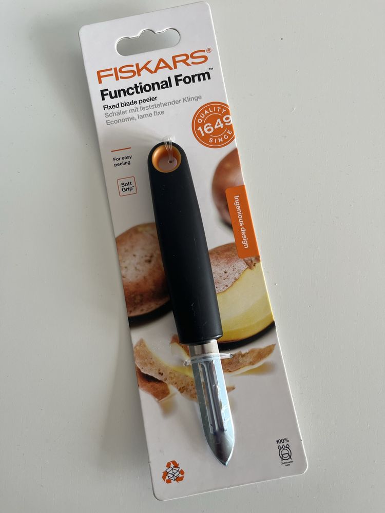 Nowa obieraczka skrobaczka do warzyw Fiskars Functional Form