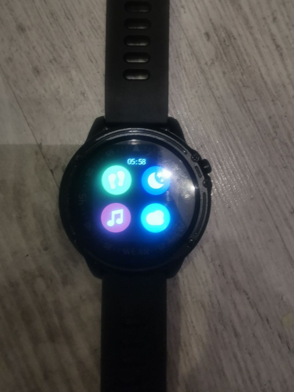 Smartwatch L8 plus ładowarka