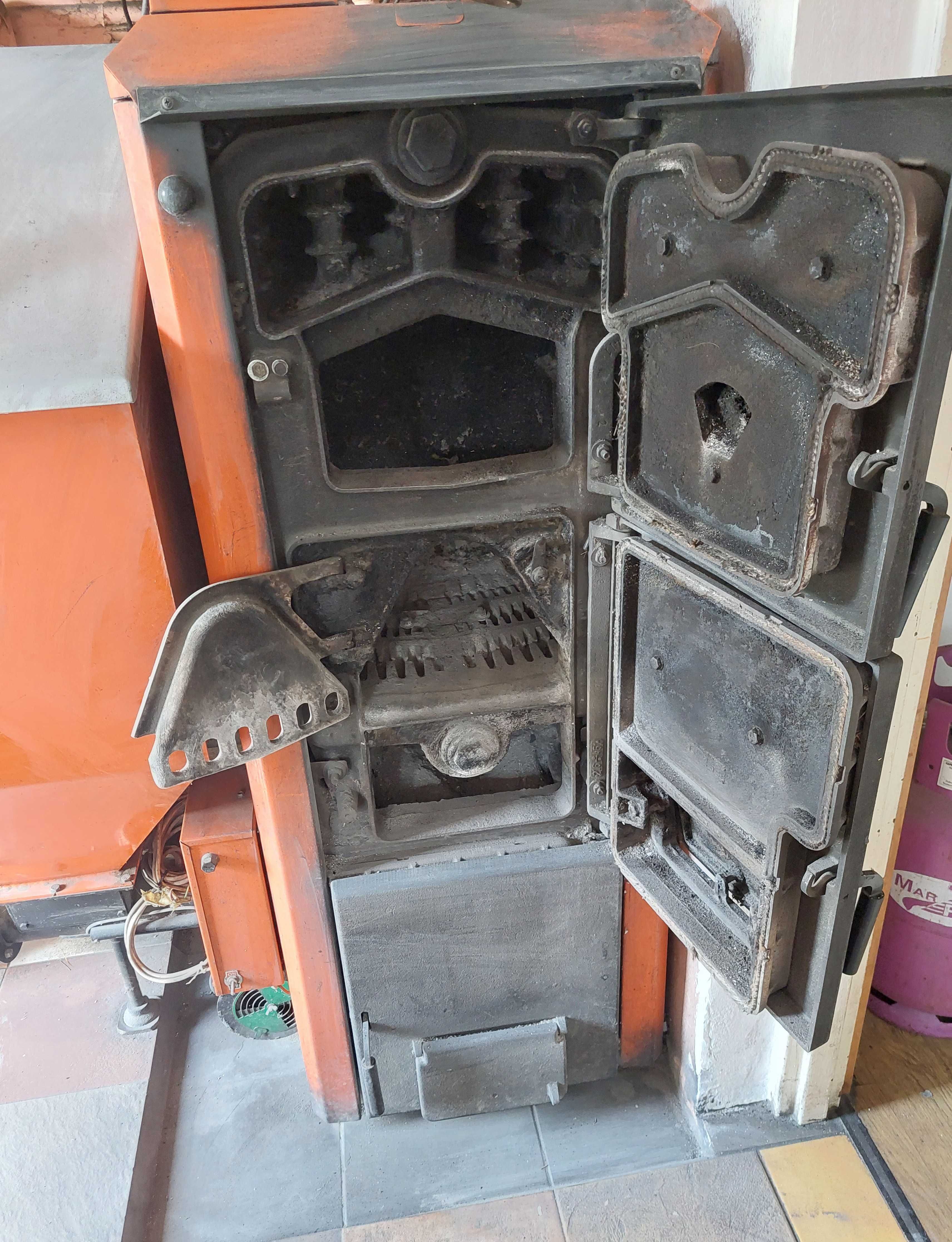 Kocioł co HKS Lazar 23 KW, żeliwny z podajnikiem