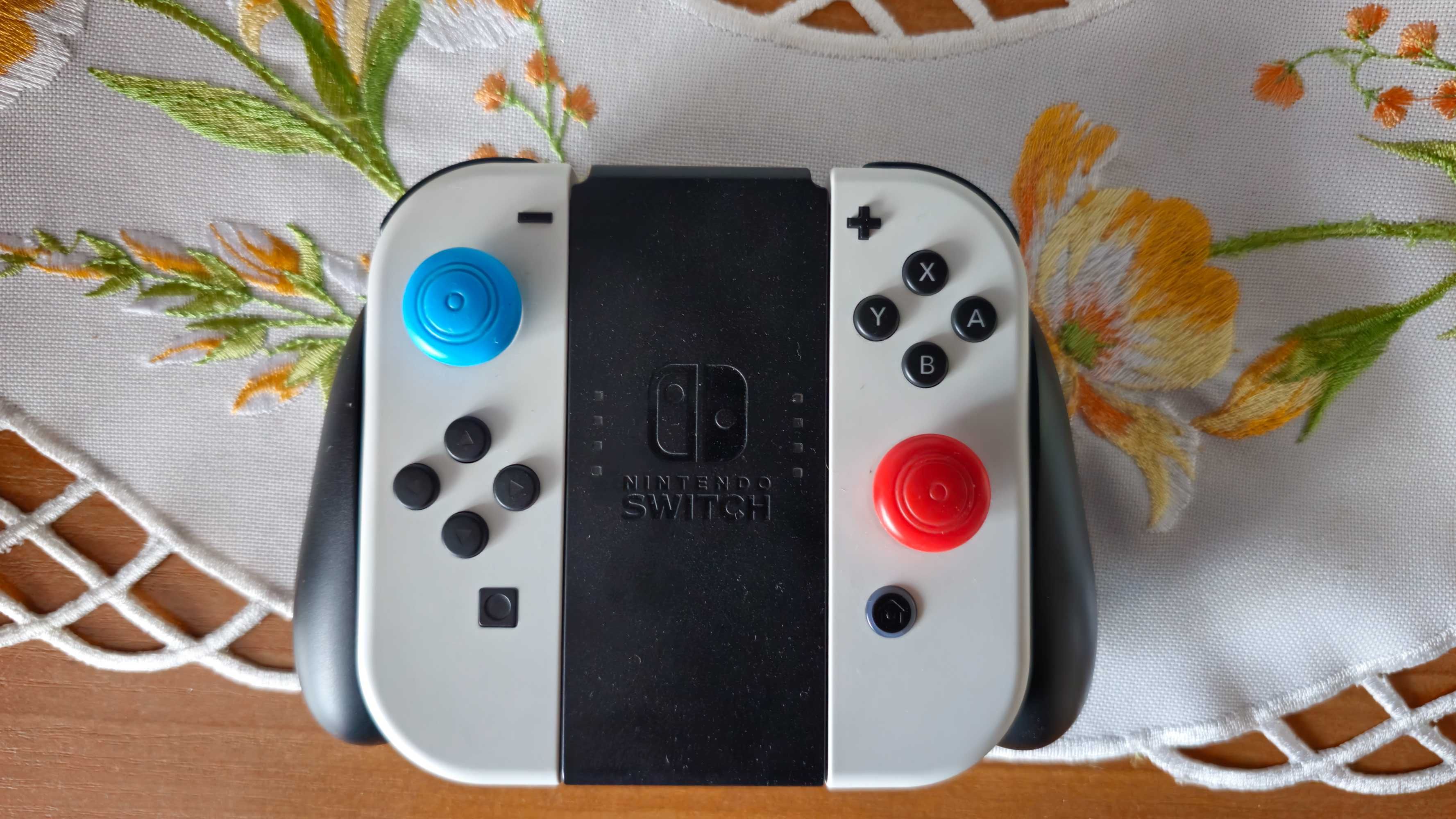 Nintendo Switch OLED – stan idealny, pełen zestaw + akcesoria!