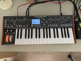 Behringer Deepmind 6