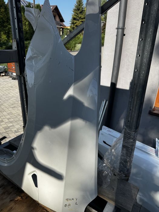 Крило праве Тесла модел У Tesla model Y