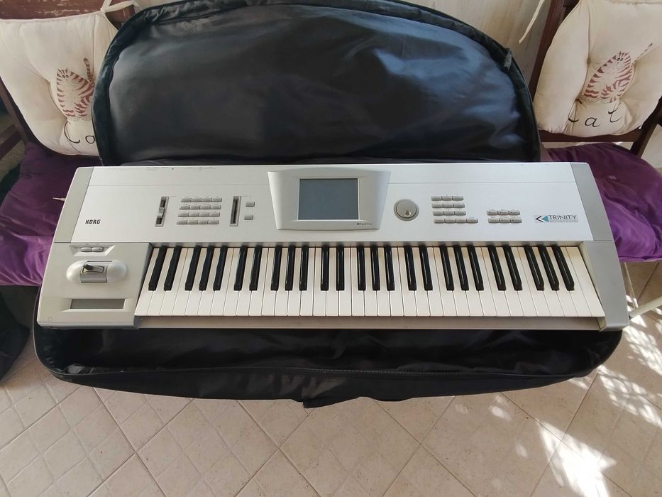 KORG DR5 Trinity Synthesizer