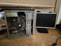 Komputer, monitor, klawiatura i mysz