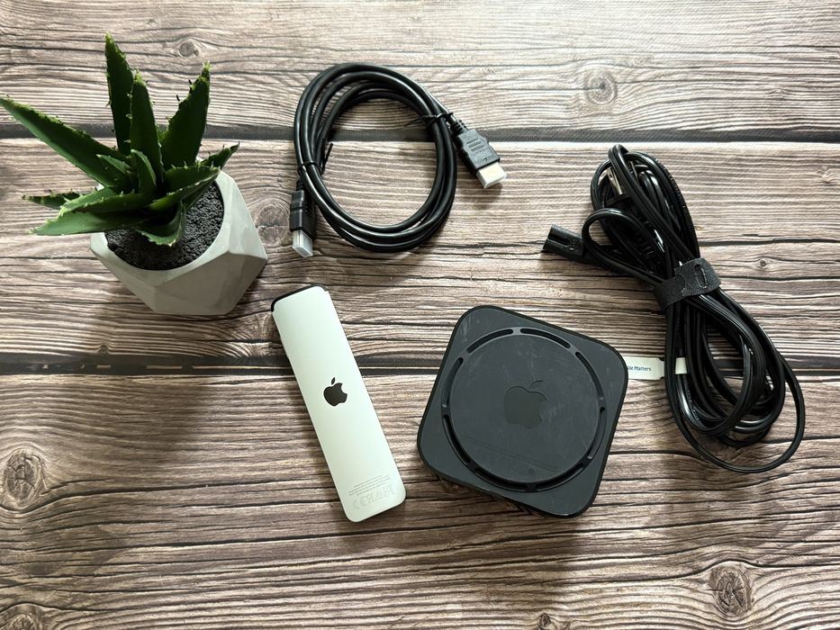 Apple TV 4K 32Gb A1842 Хороший стан