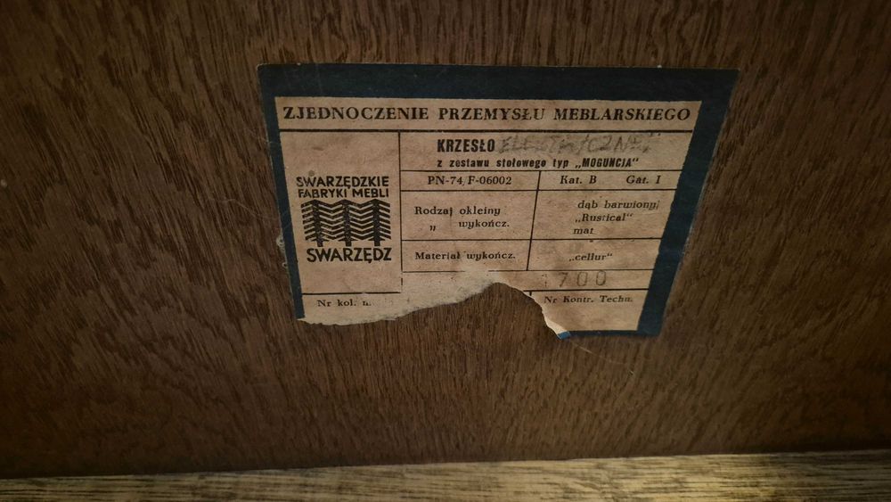 Stół rozkładany i krzesła z poduszkami zestaw dębowy
