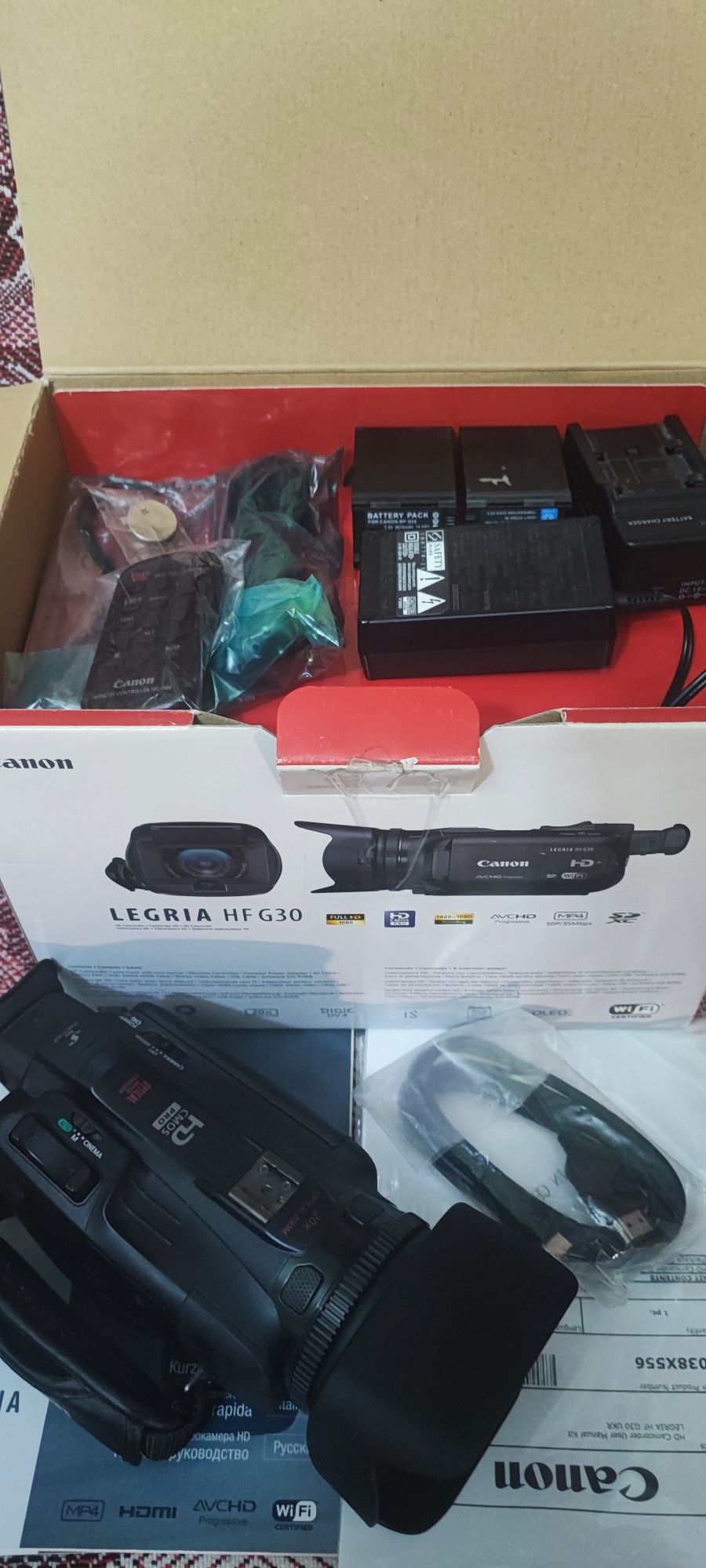 Продам видеокамеру Canon Legria HF G30