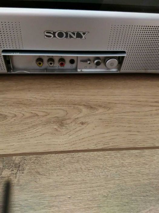 телевізор SONY TV TRINITRON з плоским екраном 21"