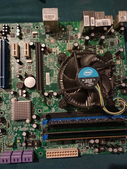 Komputer stacjonarny w częściach