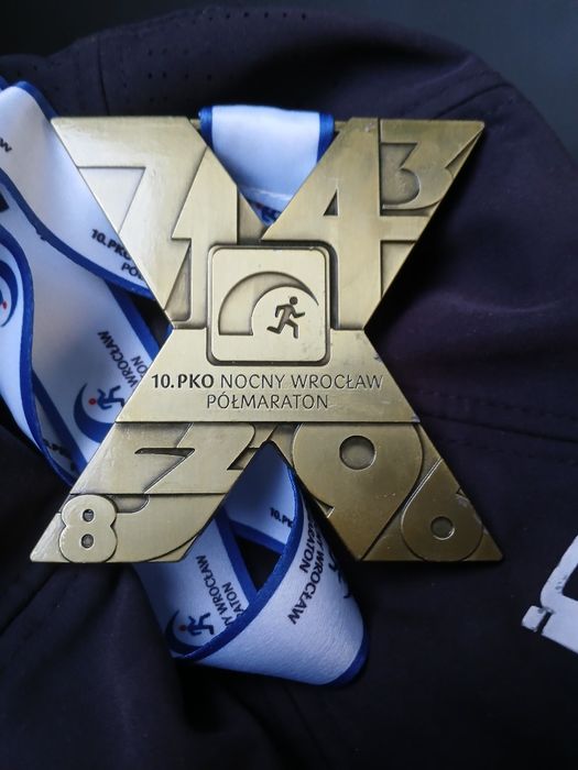 Medal z nocnego maratonu Wrocław