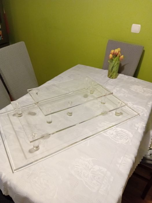 Stojak, stelaż na tort piętrowy lub monoporcje