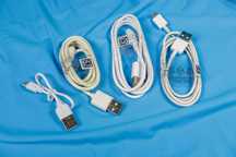 4 cabos USB (A) – micro USB