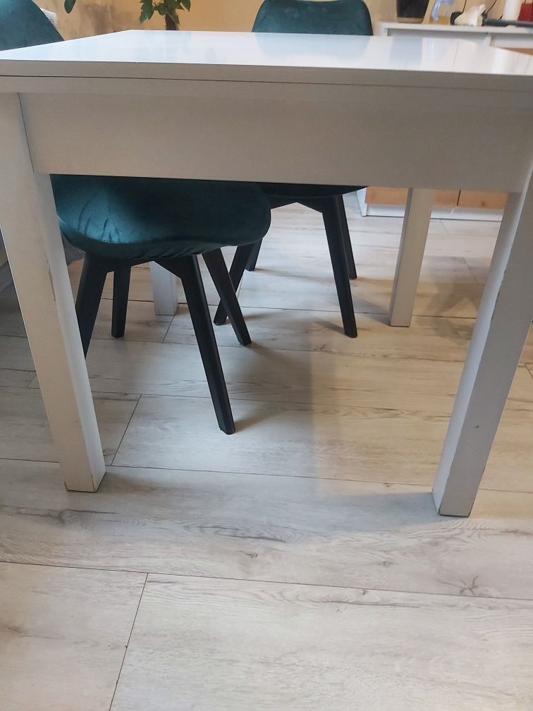 Biały stół 80x80 rozkładany