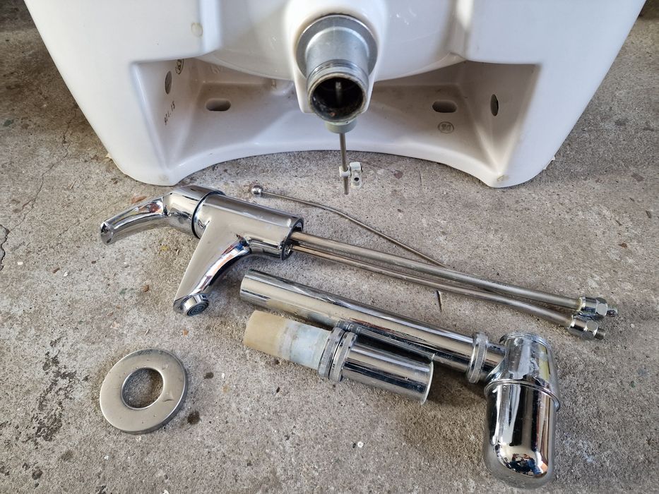 Umywalka,syfon,bateria