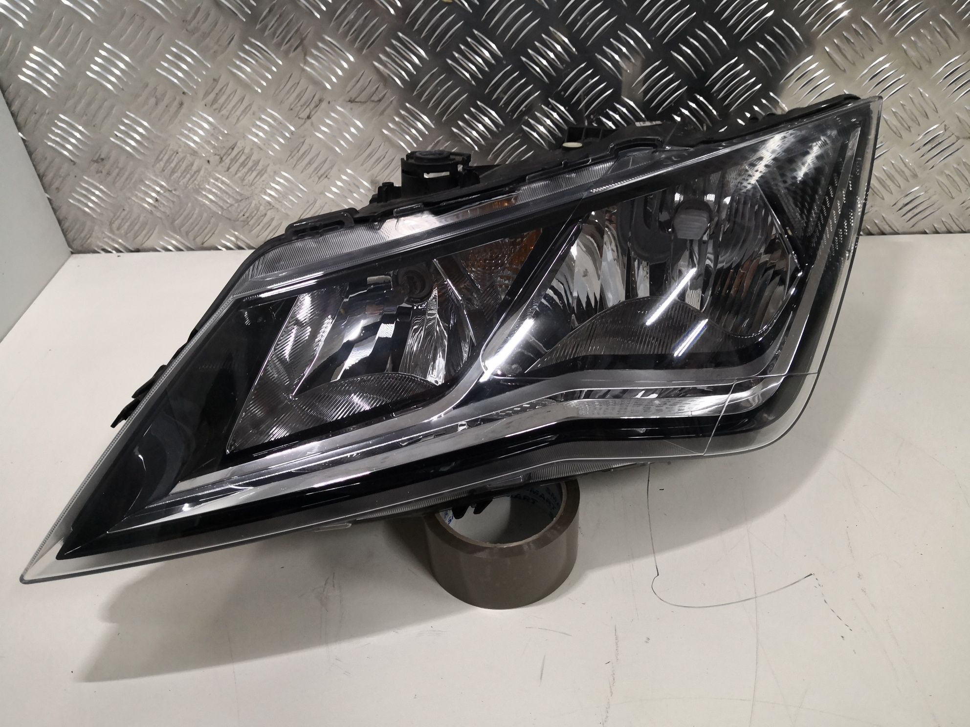 Reflektor lewy przedni Seat Leon III 3 EU 5F1 lampa lewa przednia