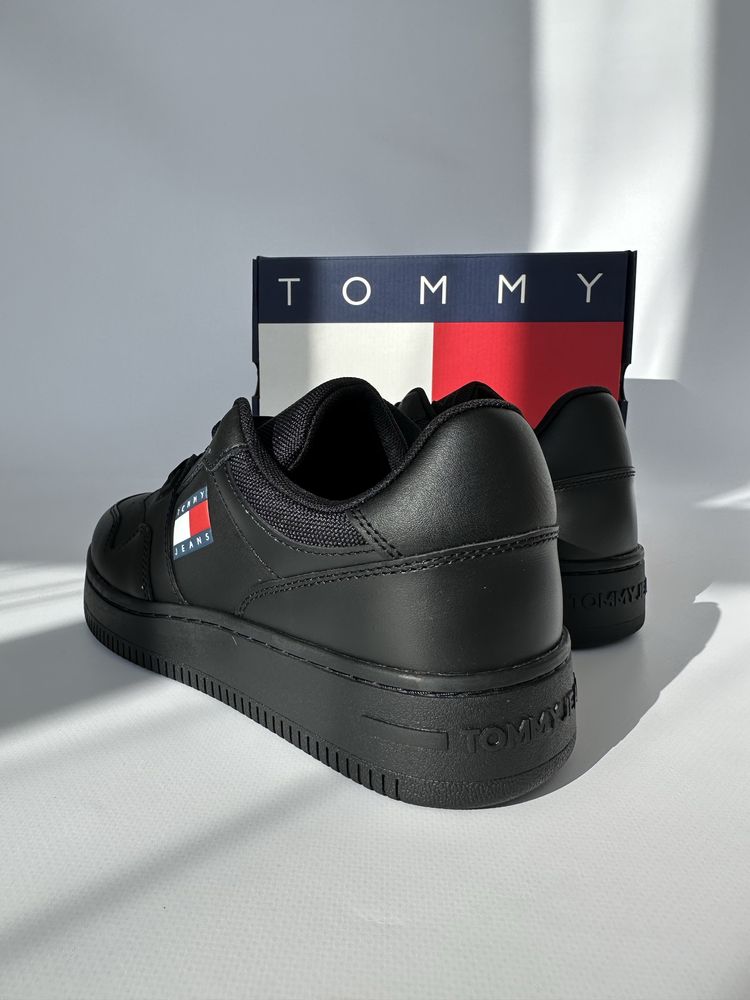 Оригінал чоловічі кросівки Tommy Hilfiger
