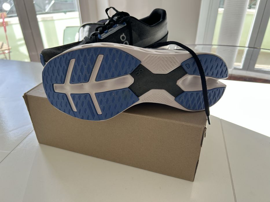 Ténis Oncloud Eclipse 42