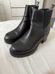 Botki zimowe marki Guess