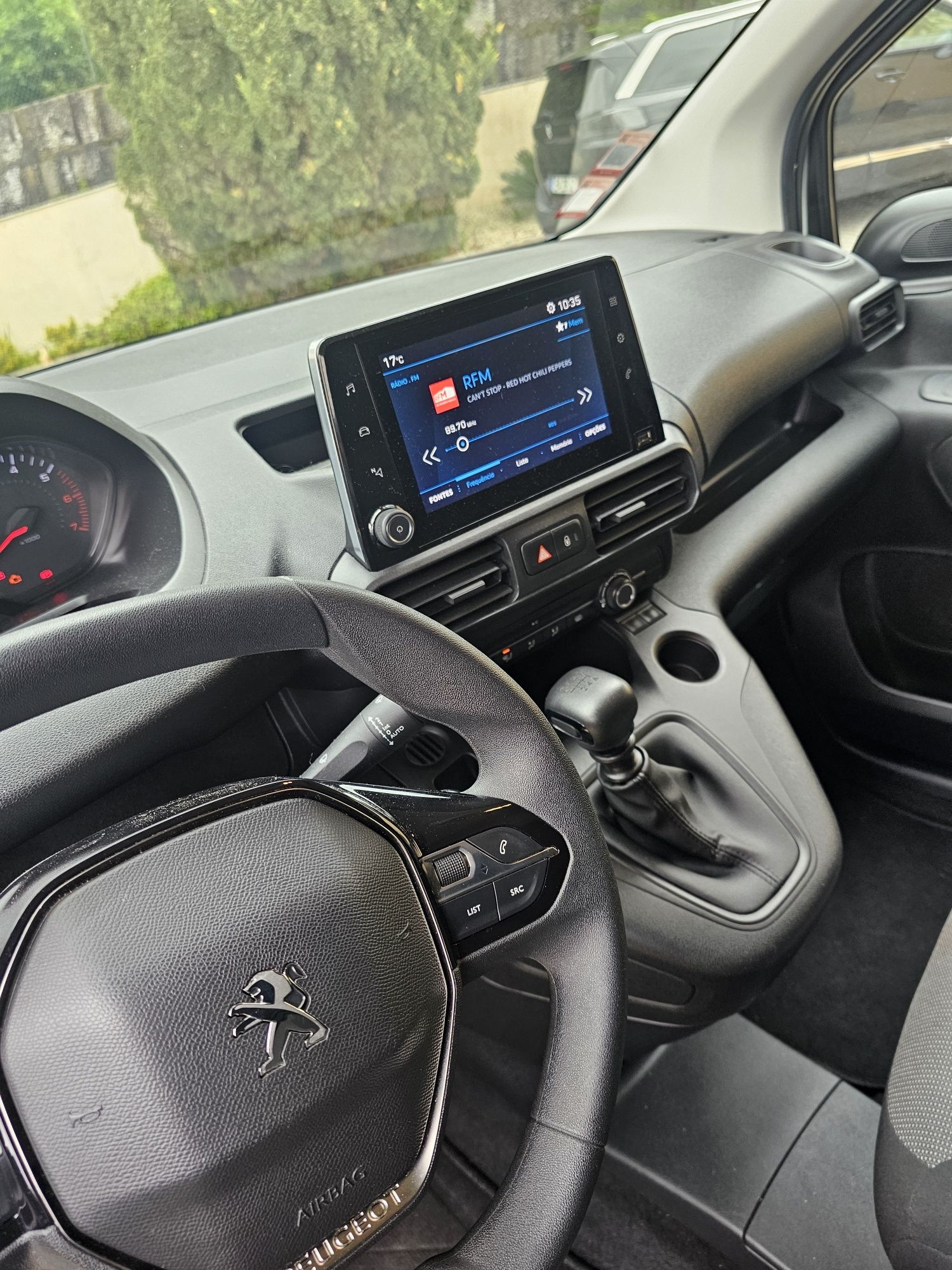 Vendo peugeot partner 2023 apenas 27.000 km