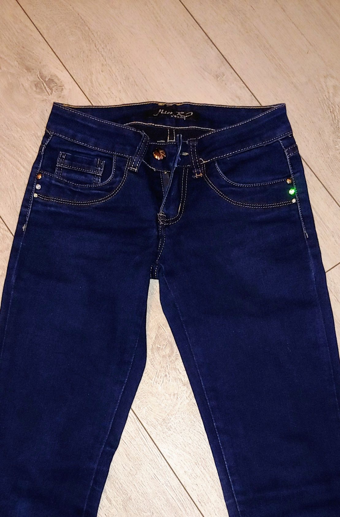 Jeansy slim fit. Rozmiar XS. Super stan.