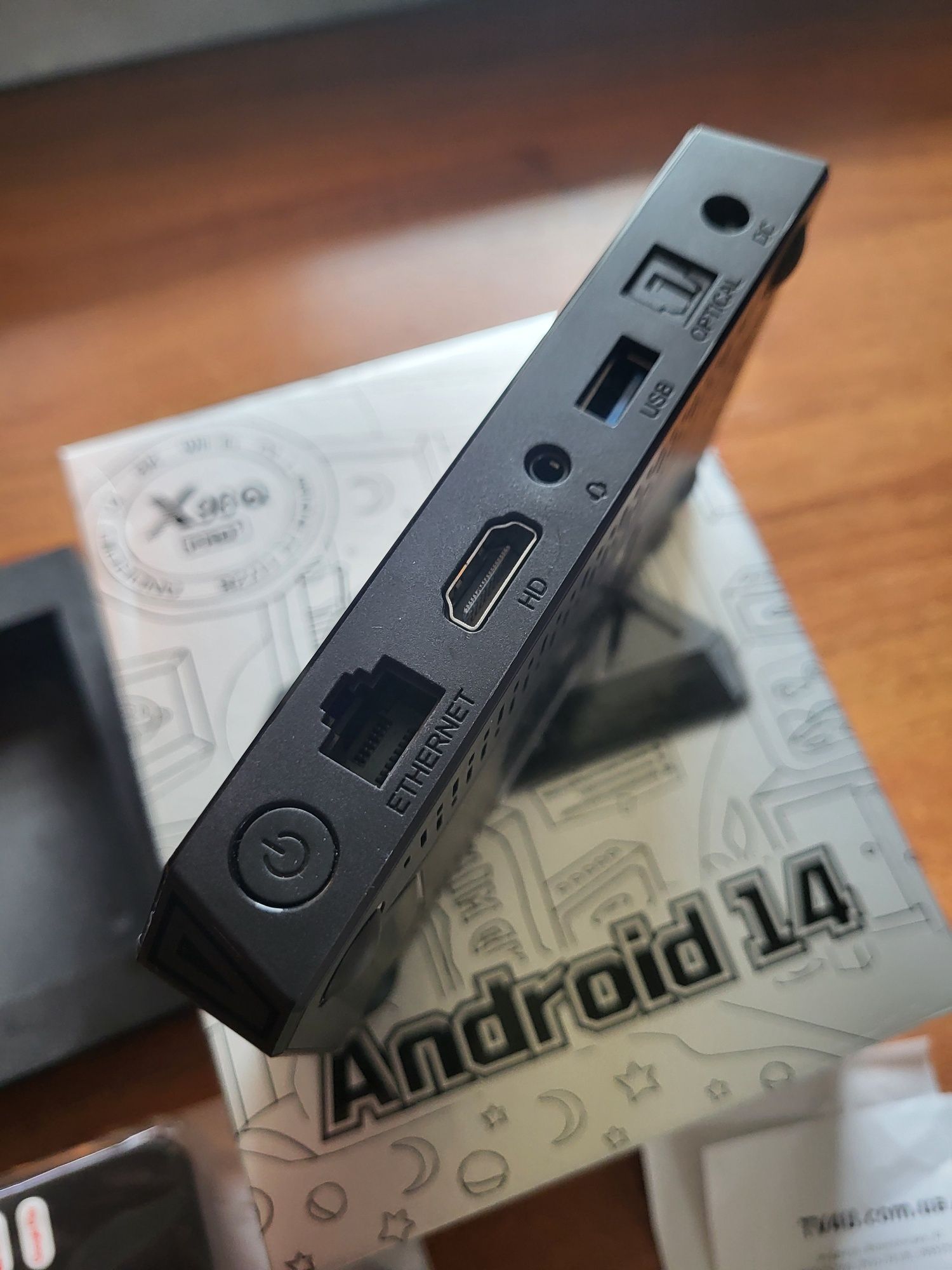 X 96 Q  Pro  +  ( 4/32 ) android  TV