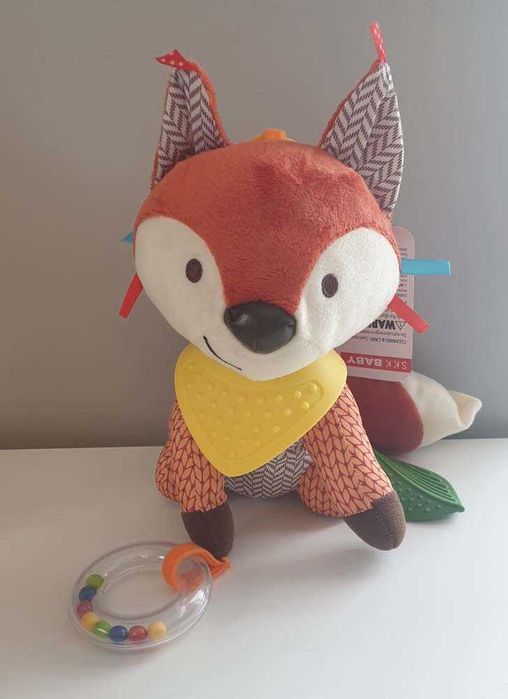 Maskotka sensoryczna z gryzakiem i grzechotką lisek