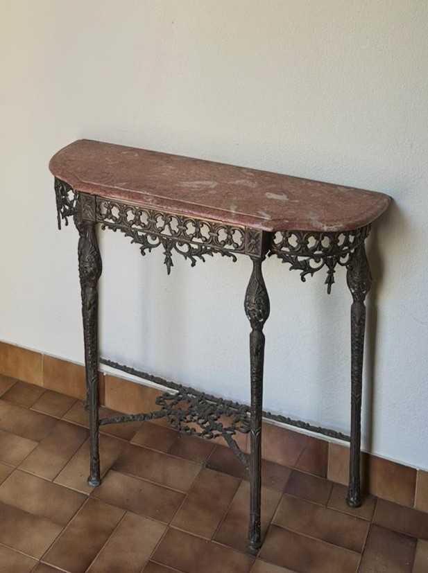 Mesa de Mármore Elegante com Espelho – Excelente Oportunidade!