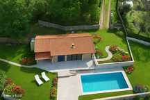 Casa tradicional T4 em Fornelos e Queijada de 98,00 m2