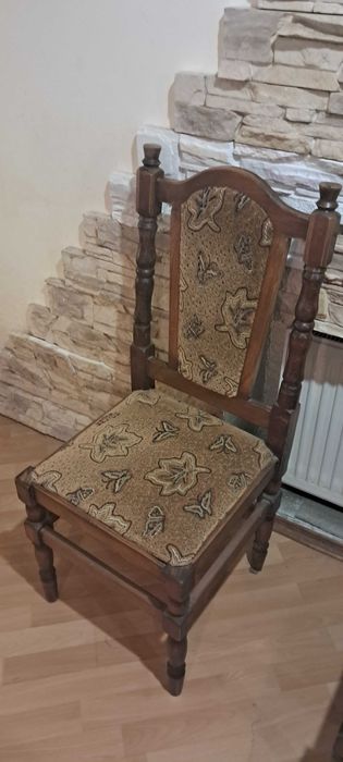 Стіл та 12 стільців