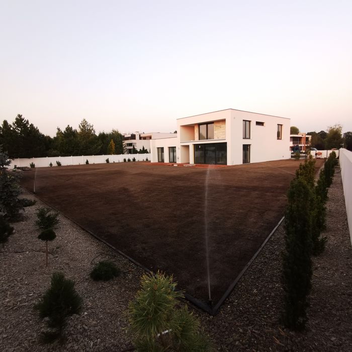 Zakładanie ogrodów, trawników, utrzymanie terenów zielonych